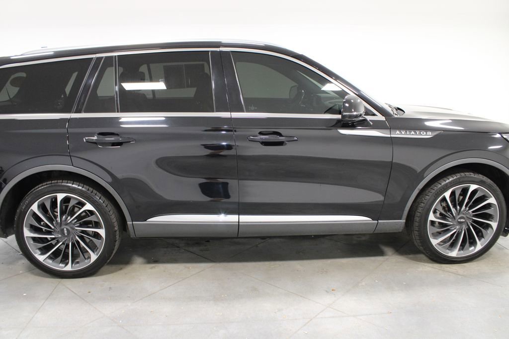 Used 2022 Lincoln Aviator Reserve w/ Equipment Group 201A AWD/4WD image 11