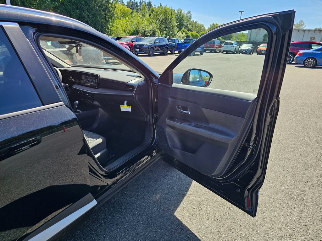 New 2026 Nissan Kicks SV w/ SV Premium Package AWD/4WD image 27