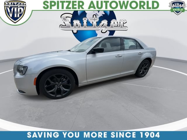 Used 2023 Chrysler 300 Touring w/ Sport Appearance Package RWD image 4
