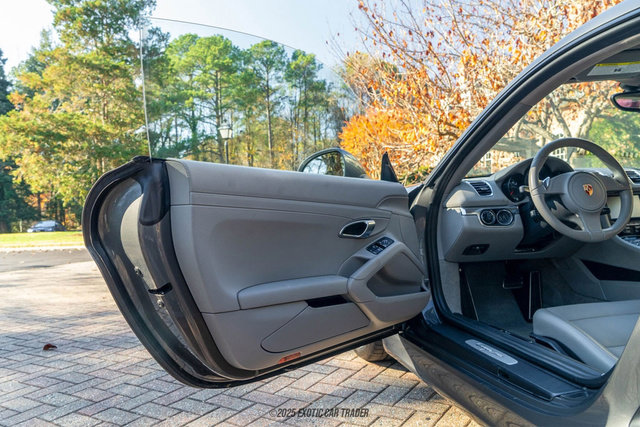 Used 2014 Porsche Cayman RWD image 17