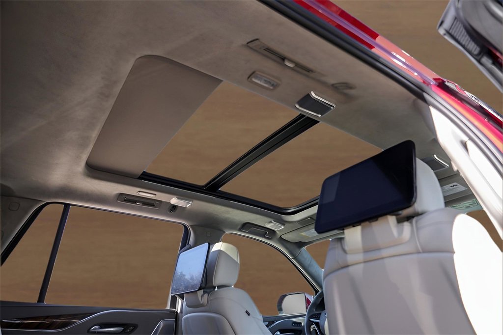 Used 2024 Cadillac Escalade Premium Luxury Platinum w/ Heavy-Duty Trailer Package image 25