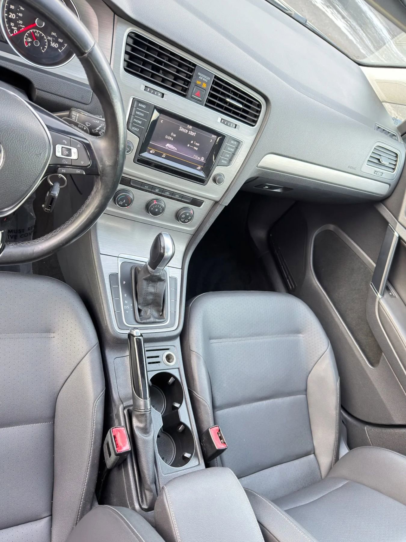 Used 2015 Volkswagen Golf S image 16