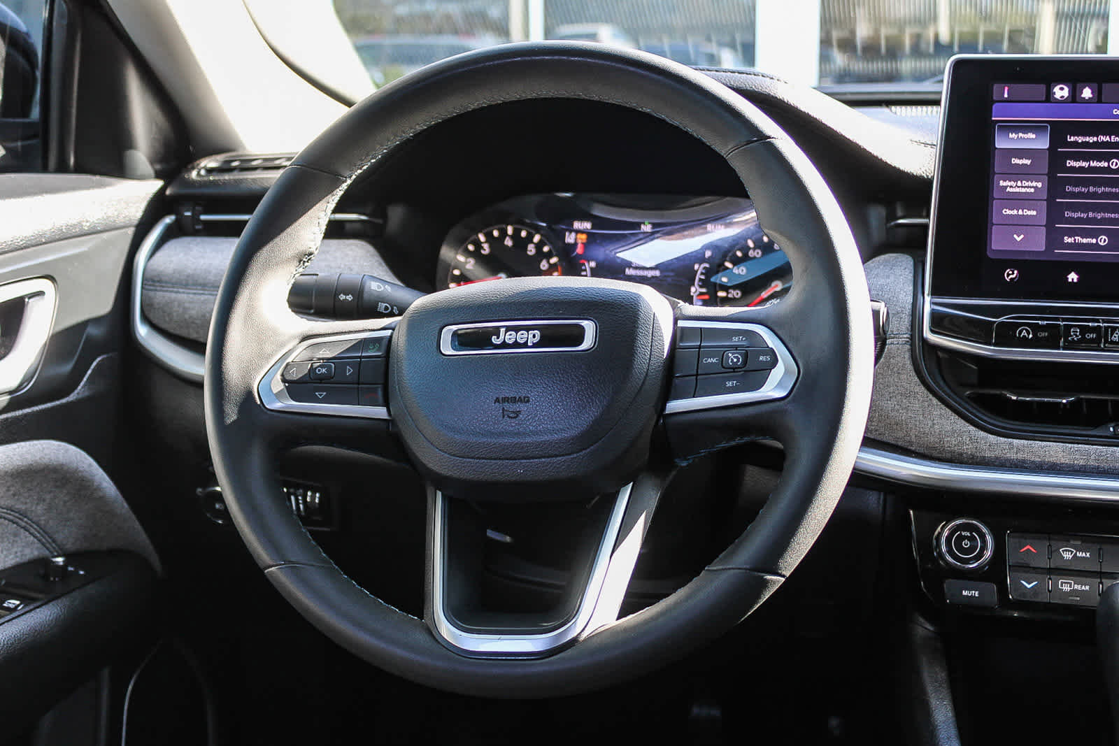 Used 2022 Jeep Compass Latitude FWD image 15