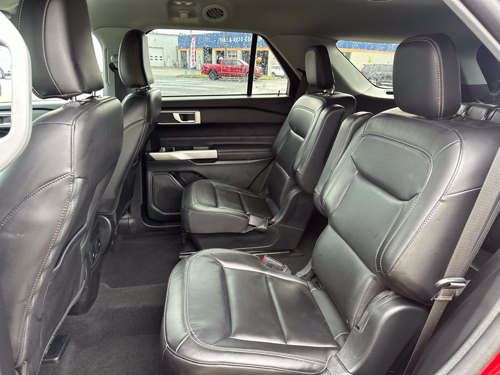 Used 2023 Ford Explorer XLT w/ Equipment Group 202A AWD/4WD image 6