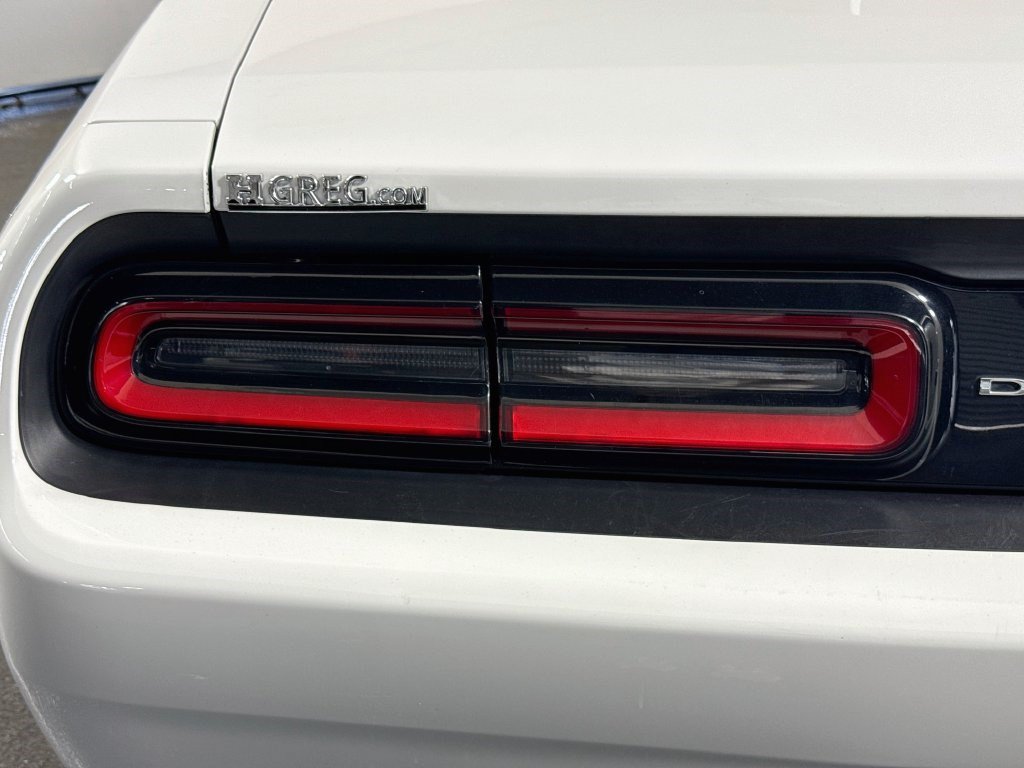 Used 2017 Dodge Challenger SXT w/ Driver Convenience Group RWD image 32