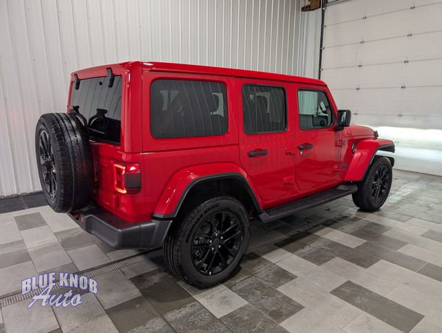 Used 2025 Jeep Wrangler Unlimited Sahara AWD/4WD image 4