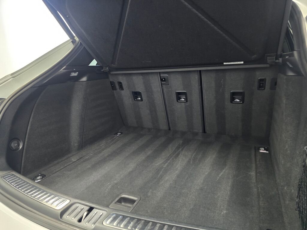 Certified 2024 Porsche Macan image 24