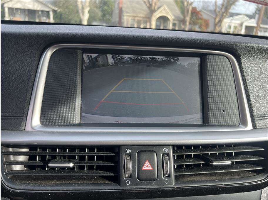 Used 2020 Kia Optima LX image 12