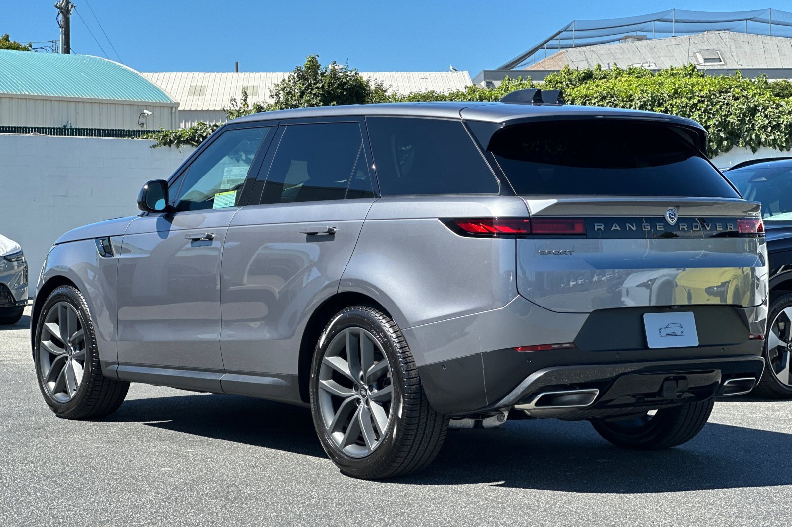 New 2025 Land Rover Range Rover Sport SE image 3
