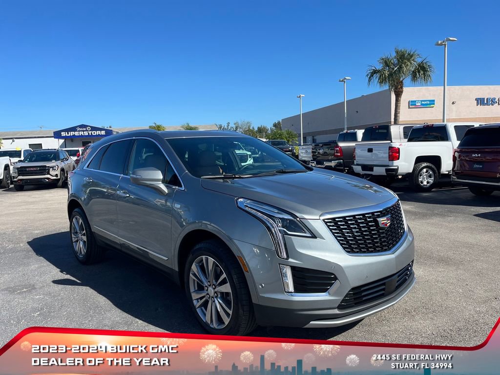 Used 2024 Cadillac XT5 Premium Luxury w/ Technology Package image 2