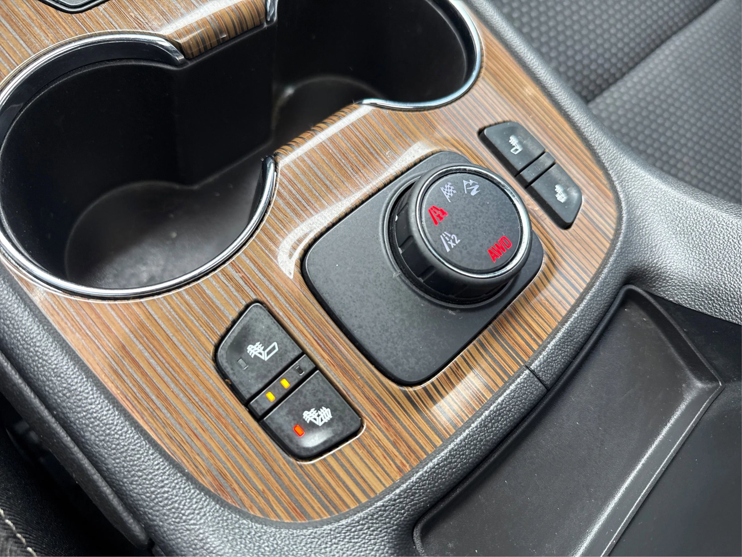 Used 2020 GMC Acadia SLE w/ Driver Convenience Package image 38