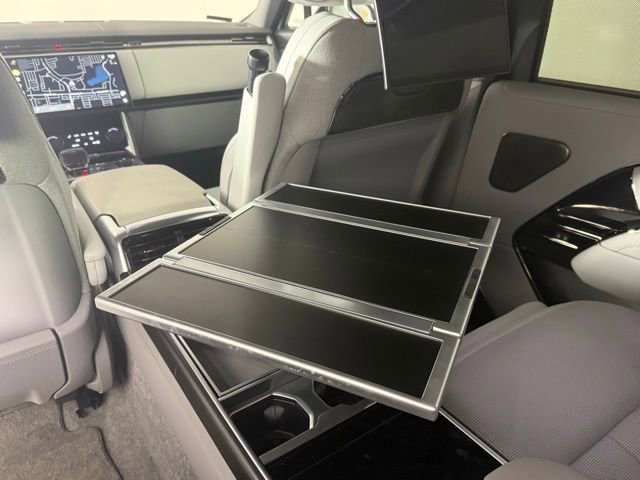 Used 2023 Land Rover Range Rover SV image 29