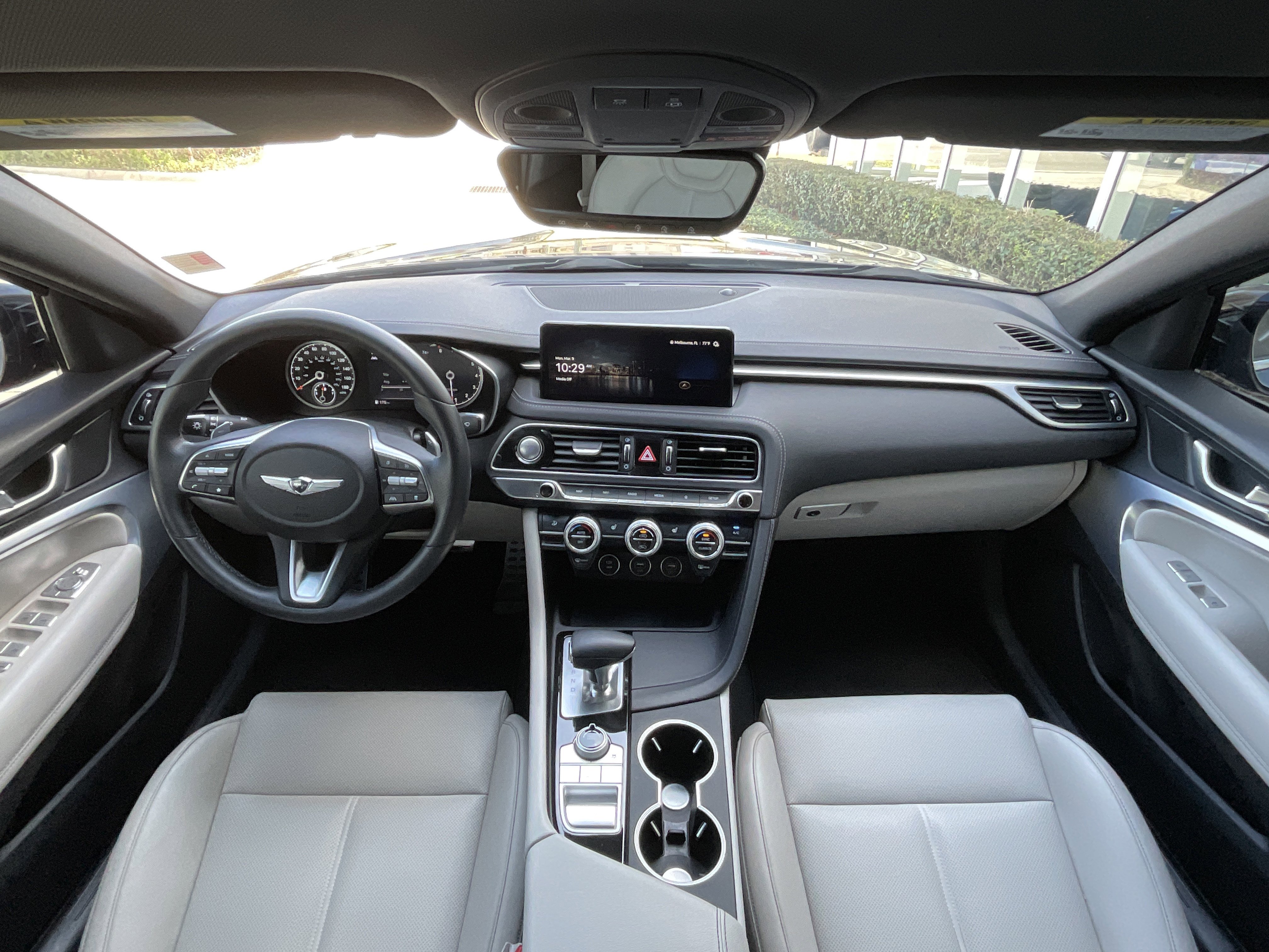 Used 2023 Genesis G70 2.0T image 12