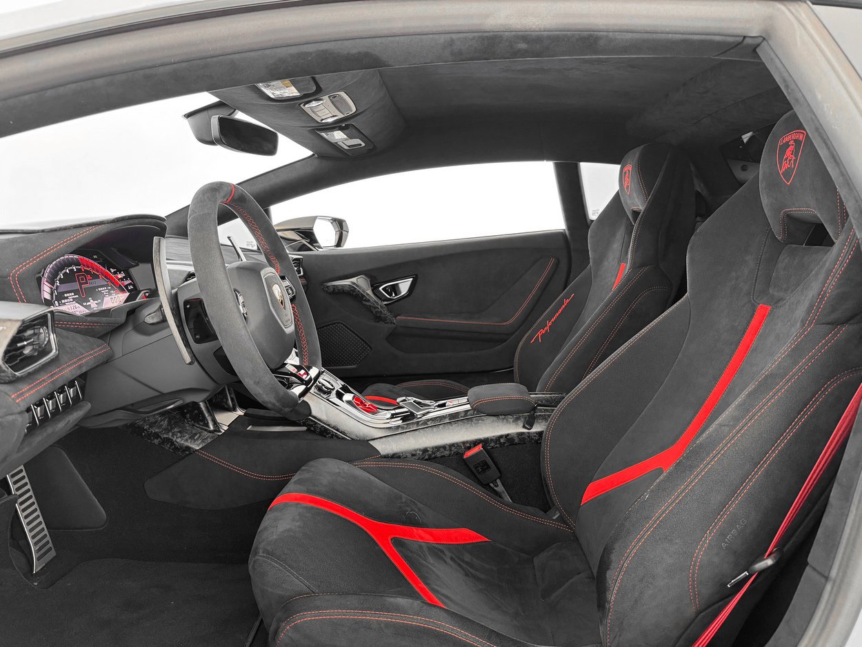 Used 2018 Lamborghini Huracan Performante AWD/4WD image 16