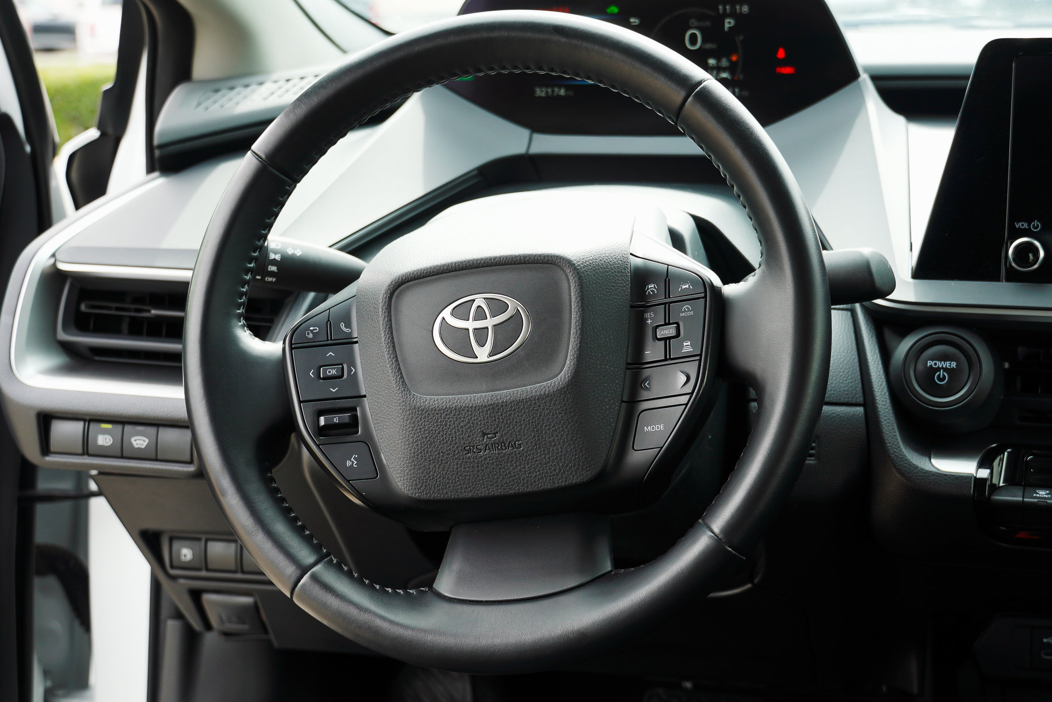 Certified 2024 Toyota Prius LE AWD/4WD image 31