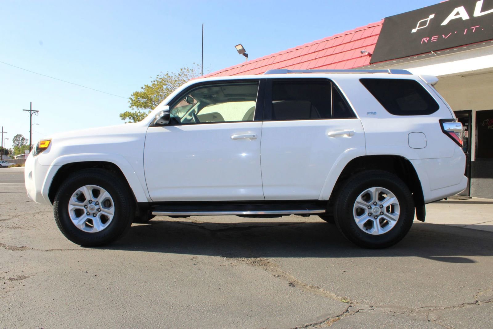 Used 2014 Toyota 4Runner SR5 Premium image 14