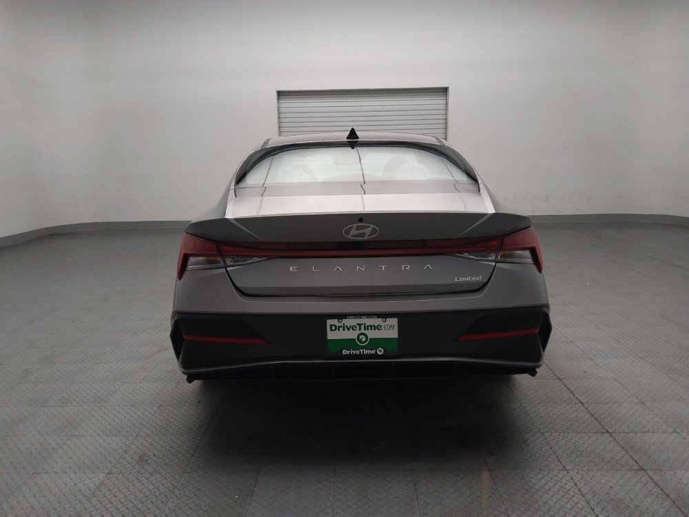 Used 2025 Hyundai Elantra Limited FWD image 6