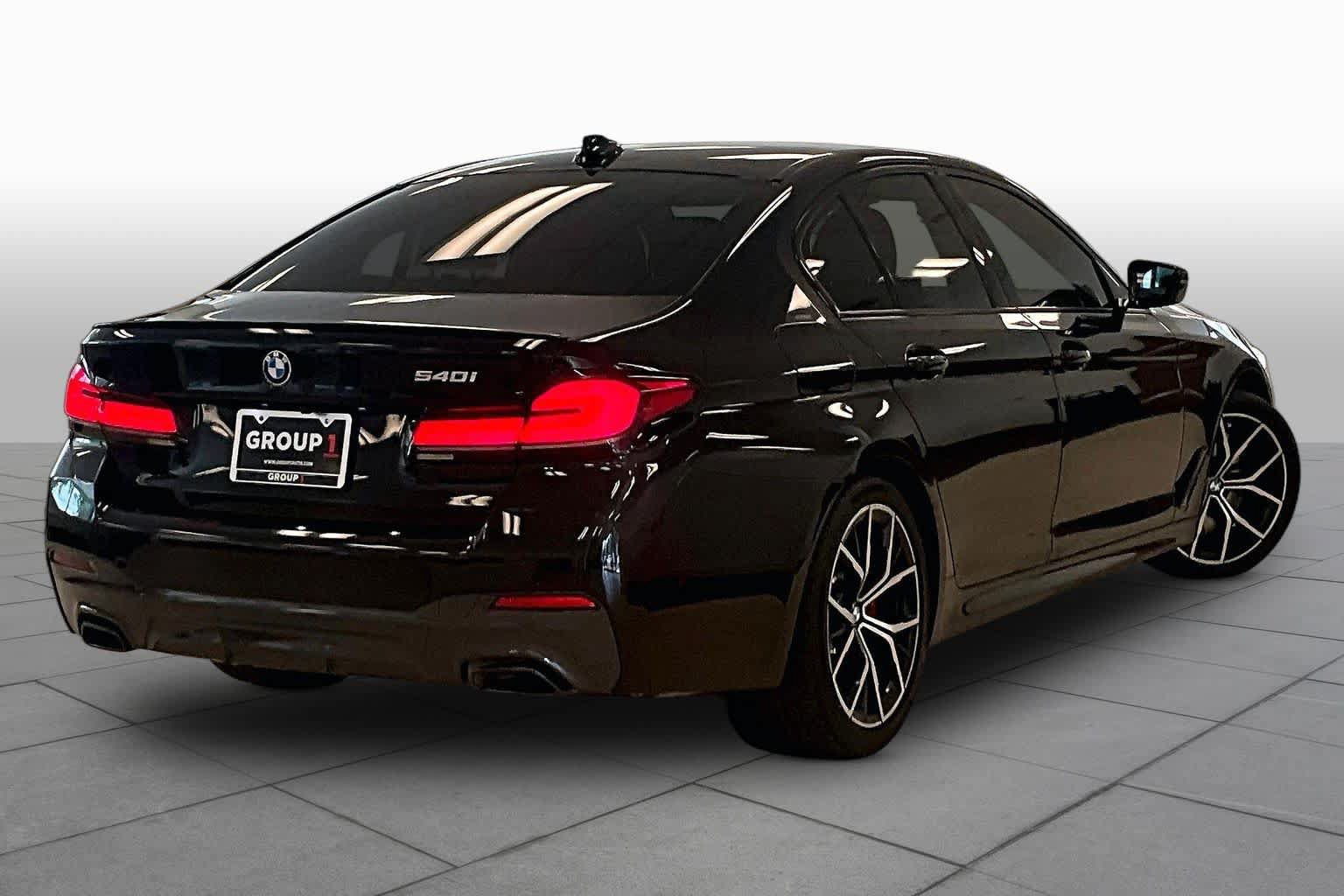 Used 2023 BMW 540i w/ M Sport Package RWD image 11