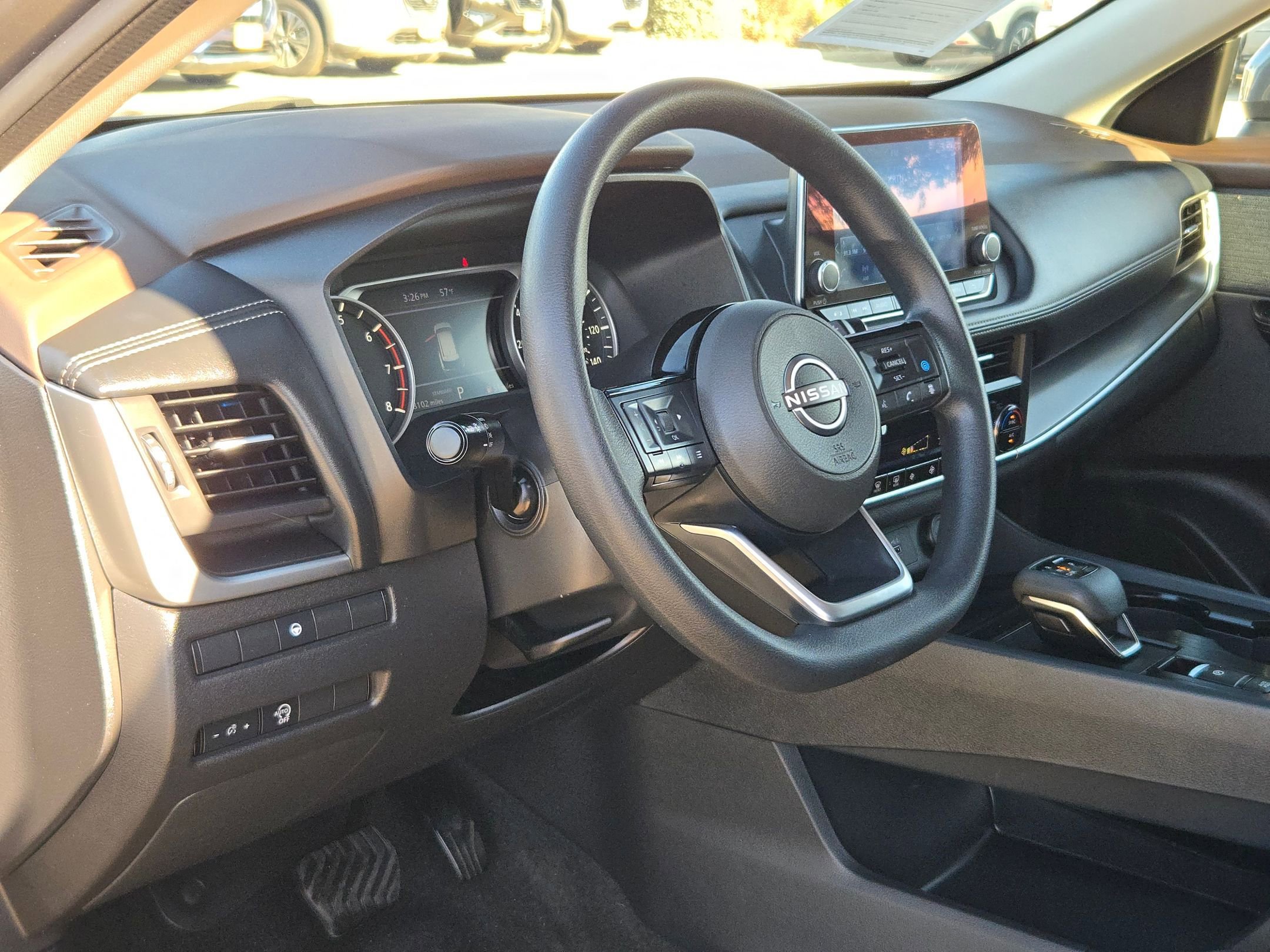 Used 2023 Nissan Rogue SV image 10