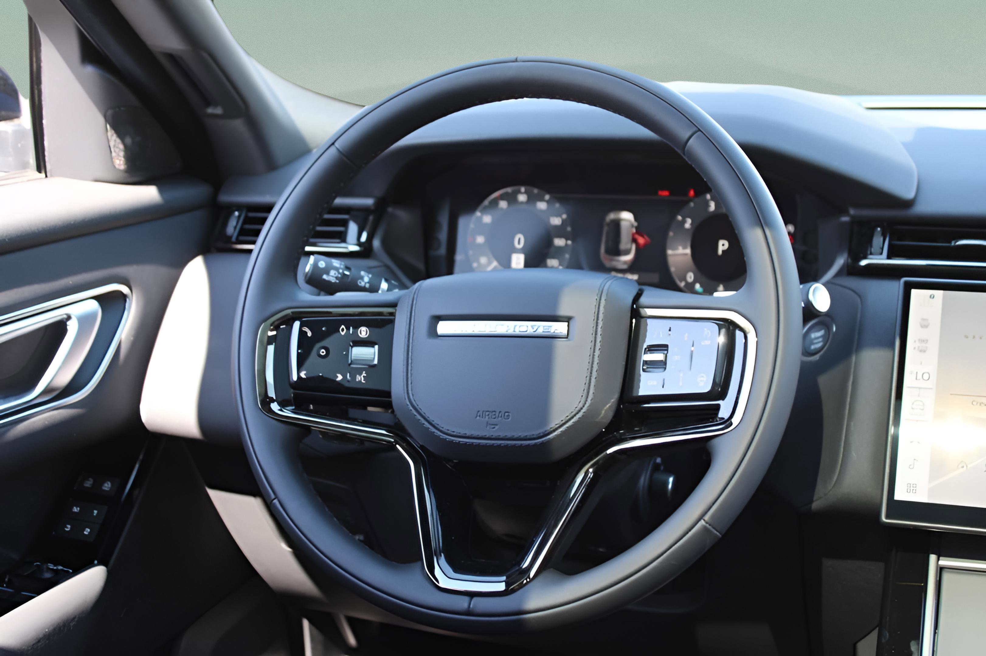 Used 2025 Land Rover Range Rover Velar Dynamic SE image 15