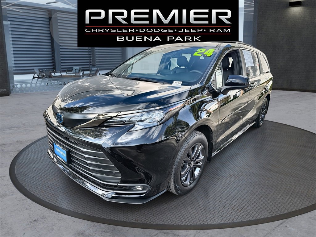 Used 2024 Toyota Sienna XLE Woodland Edition