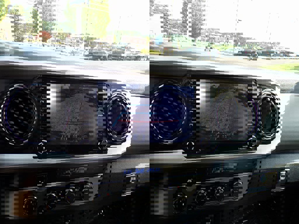 Used 2022 Toyota Tacoma 4x4 Double Cab image 21