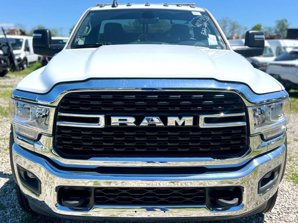 New 2024 RAM 4500 SLT w/ Quick Order Package 2YG SLT image 3
