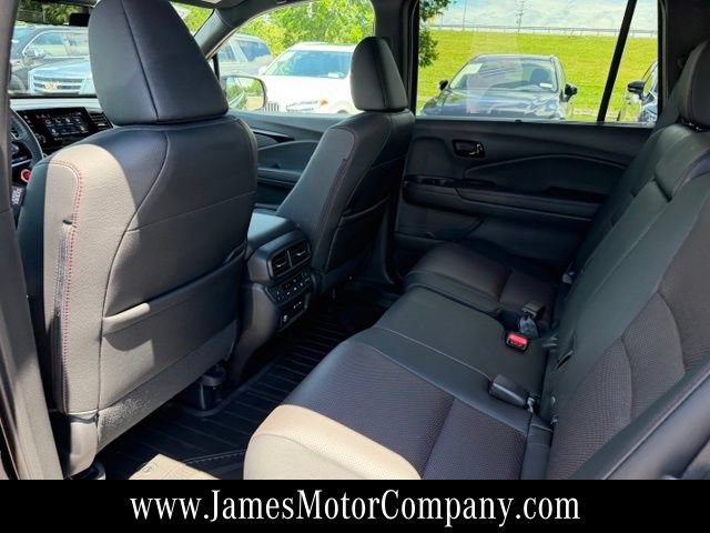 Used 2025 Honda Passport Black Edition image 17