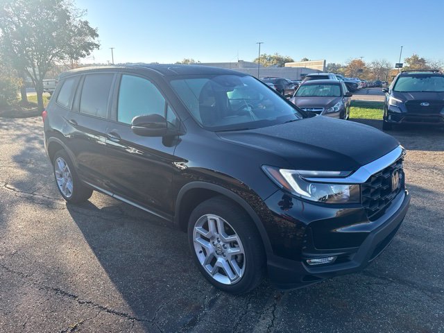 Used 2025 Honda Passport EX-L image 2