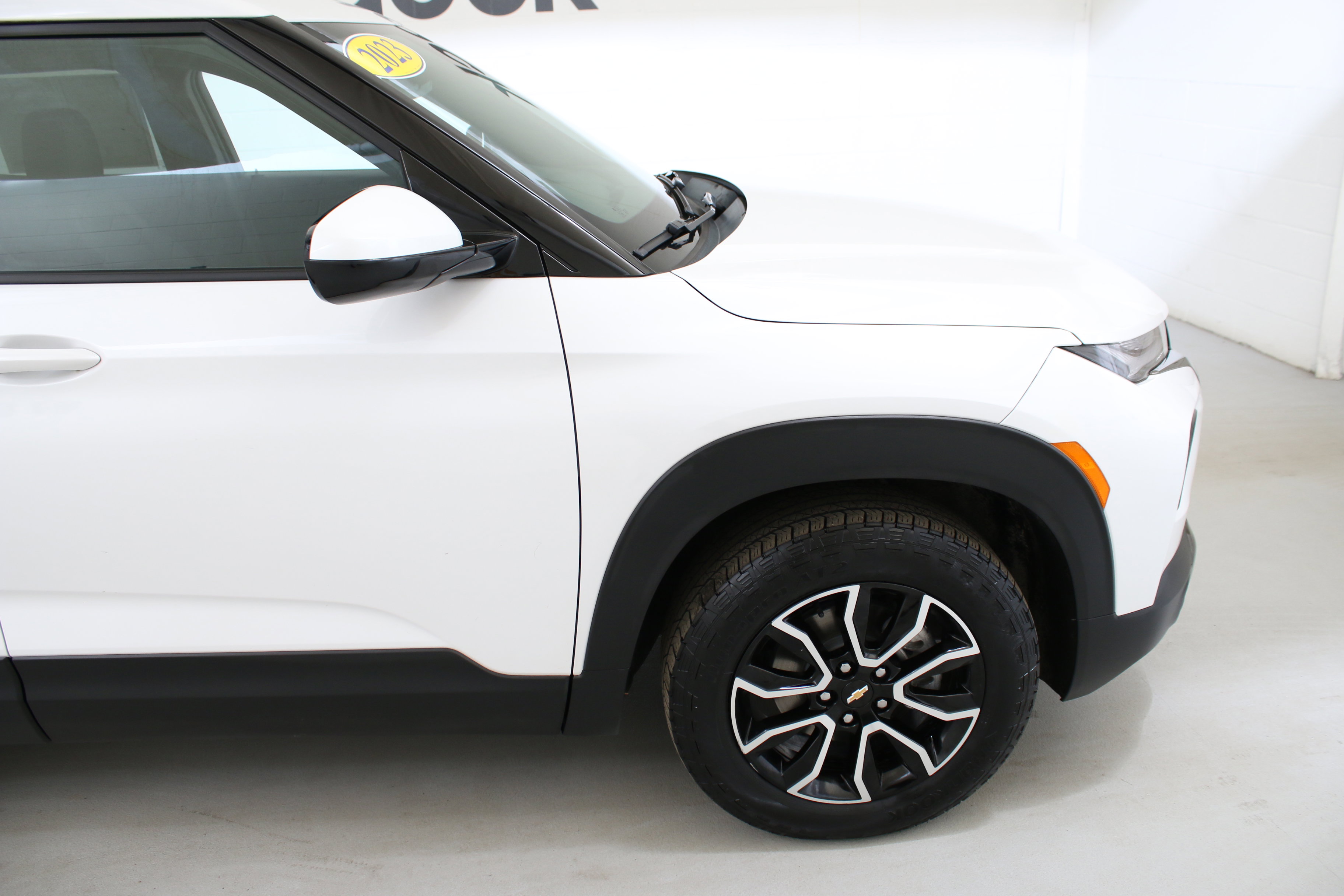 Used 2023 Chevrolet TrailBlazer ACTIV w/ Sun and Liftgate Package image 11