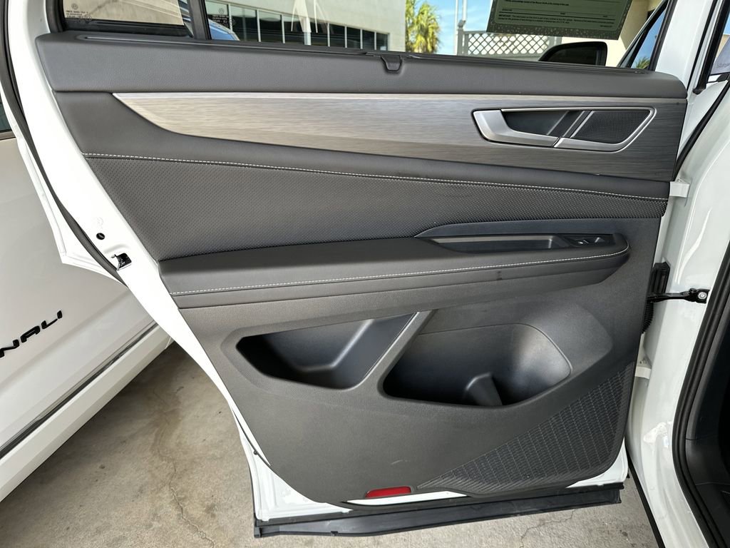 Used 2025 Volkswagen Atlas Cross Sport SE FWD image 28