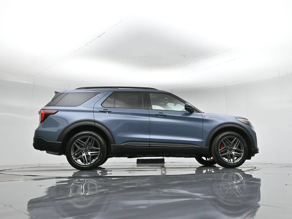 New 2026 Ford Explorer ST-Line w/ ST-Line Street Pack AWD/4WD image 7