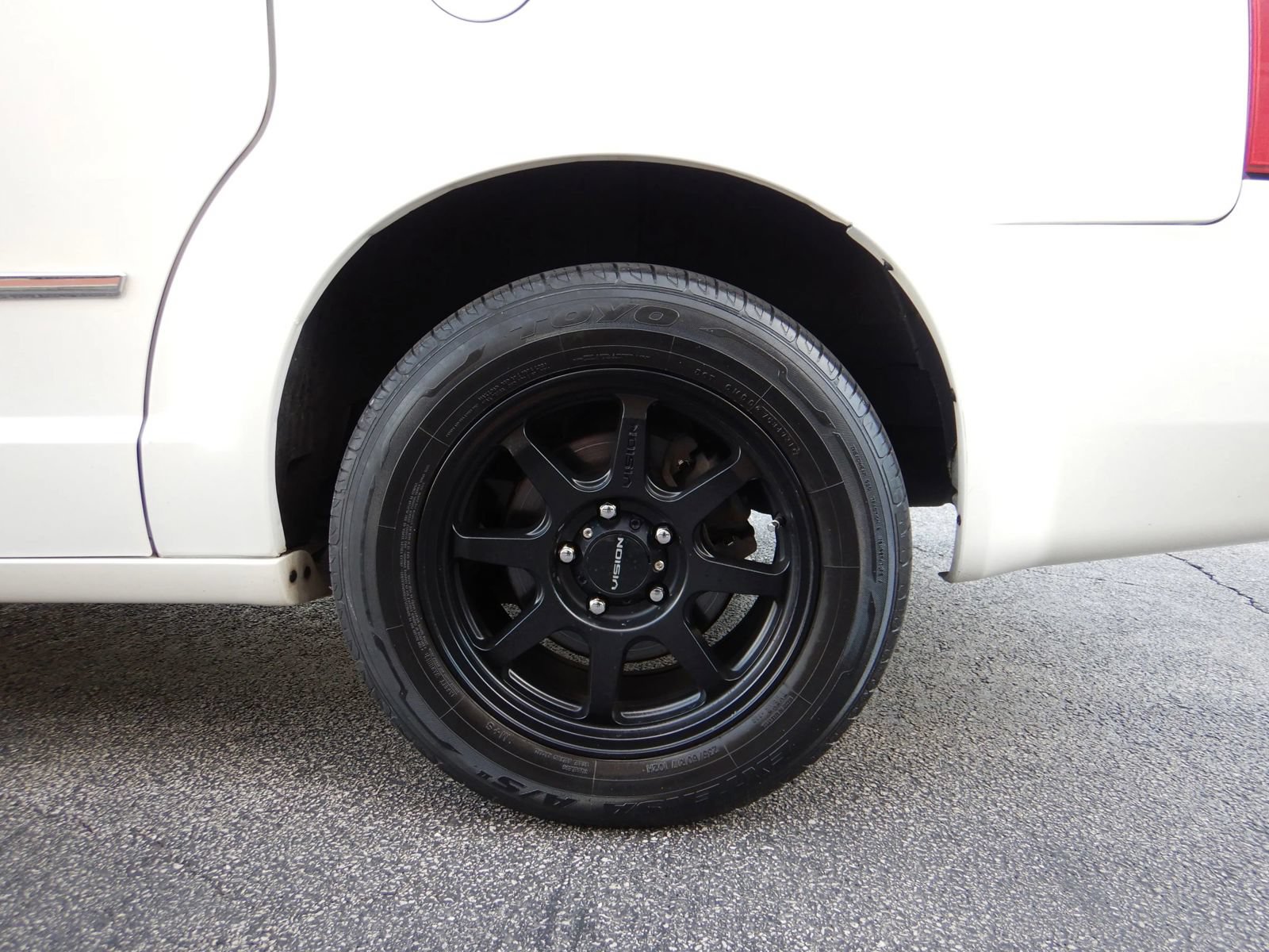 Used 2010 Dodge Grand Caravan SXT FWD image 28