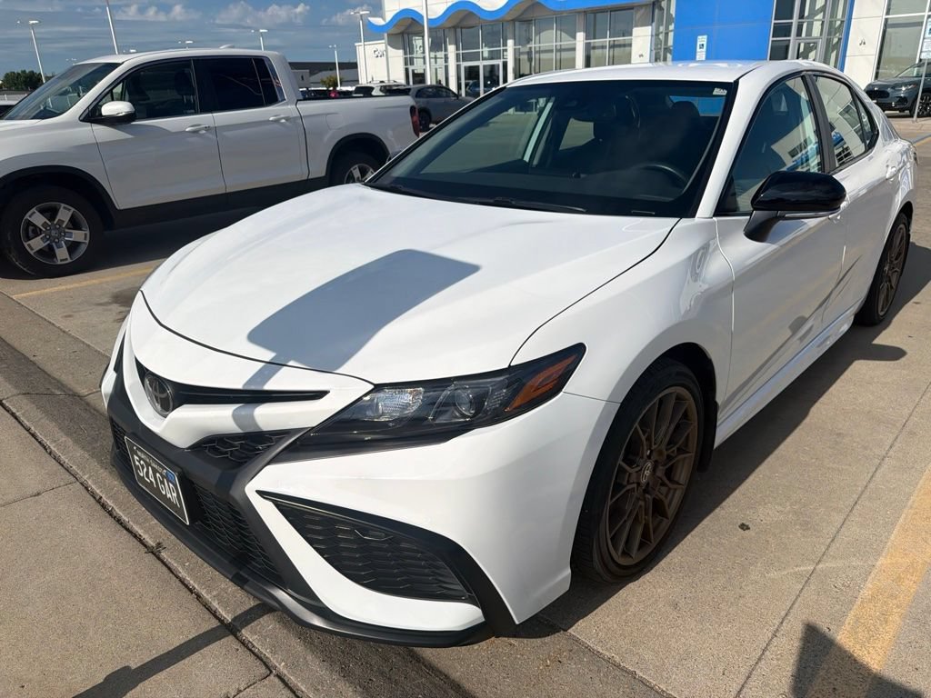 Used 2023 Toyota Camry SE w/ Convenience Package AWD/4WD image 3