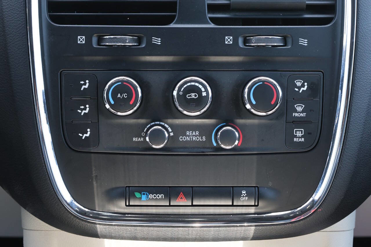 Used 2019 Dodge Grand Caravan SXT FWD image 22