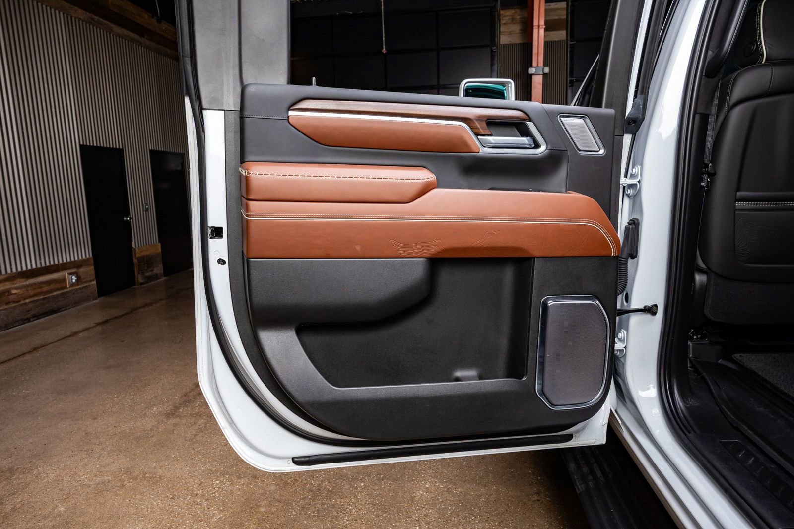 Used 2025 GMC Sierra 2500 Denali Ultimate w/ Max Trailering Package image 38