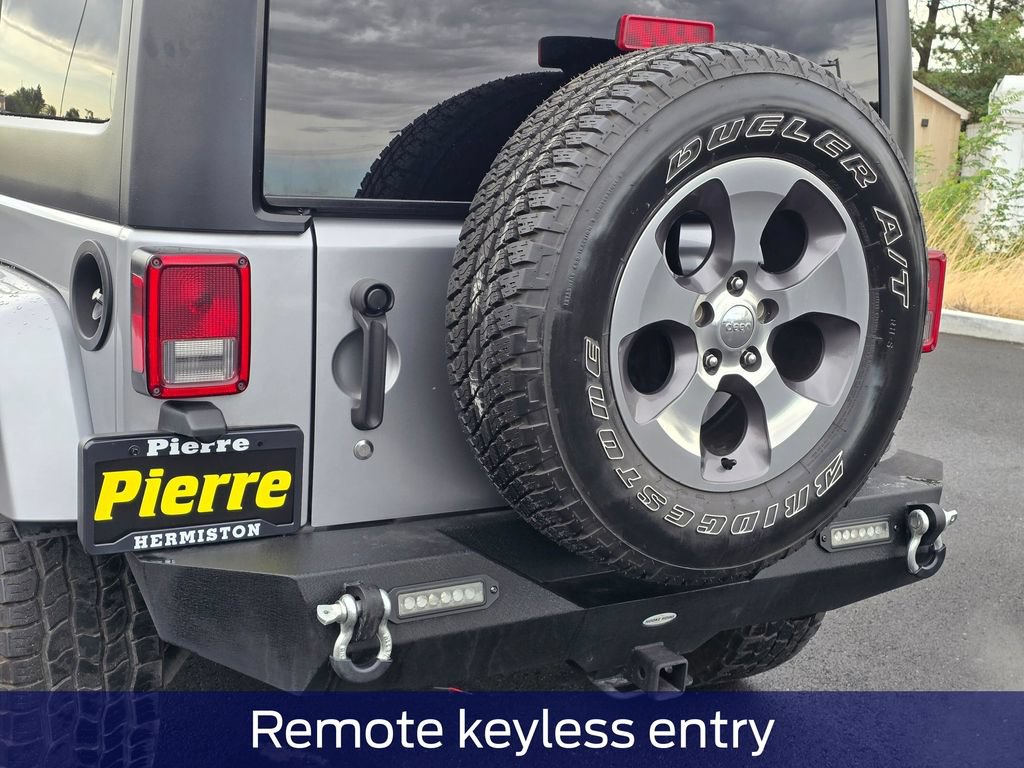 Used 2018 Jeep Wrangler Unlimited Sahara AWD/4WD image 8