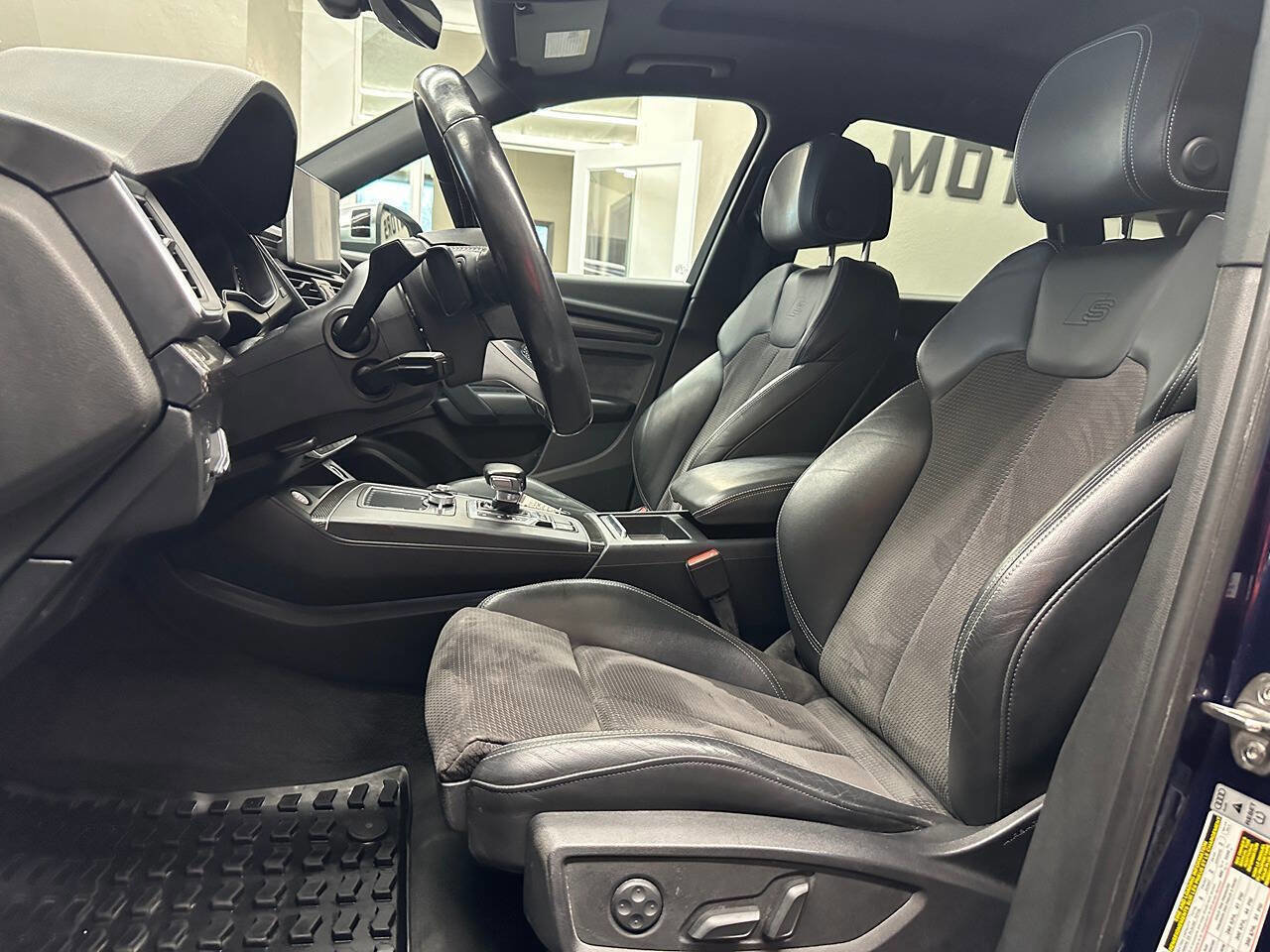 Used 2018 Audi SQ5 Premium Plus w/ Navigation Package image 16