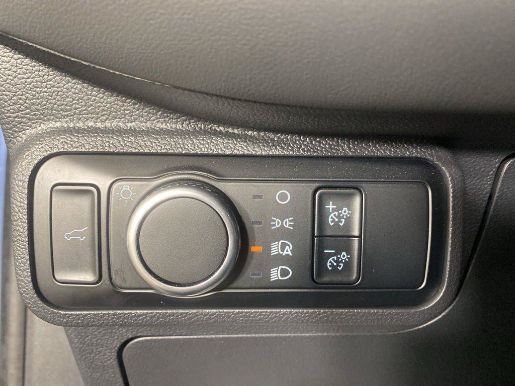 Used 2025 Ford Explorer Active AWD/4WD image 11