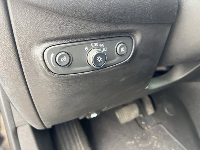 Used 2020 Chevrolet Equinox Premier w/ Premier Redline Edition image 10