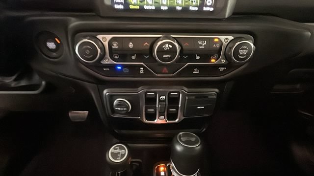 Used 2023 Jeep Wrangler Unlimited Sahara w/ Cold Weather Group AWD/4WD image 22
