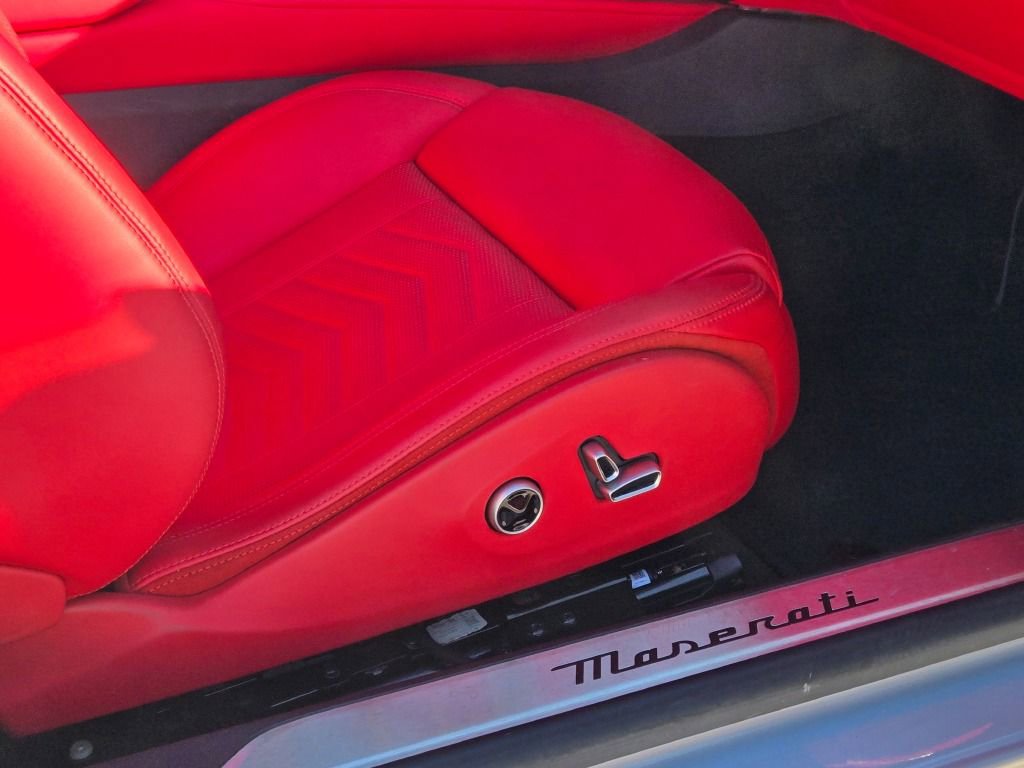 Used 2024 Maserati GranCabrio Trofeo image 31