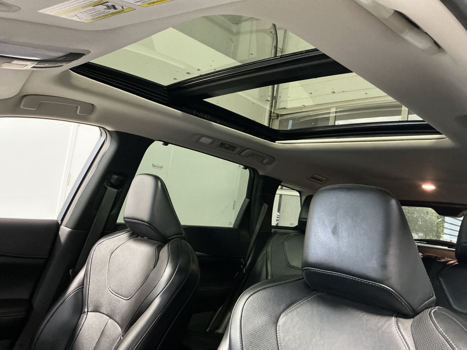 Used 2023 INFINITI QX60 Luxe w/ Vision Package AWD/4WD image 24