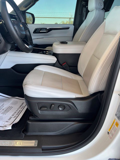 Used 2025 Chevrolet Suburban Premier AWD/4WD image 15