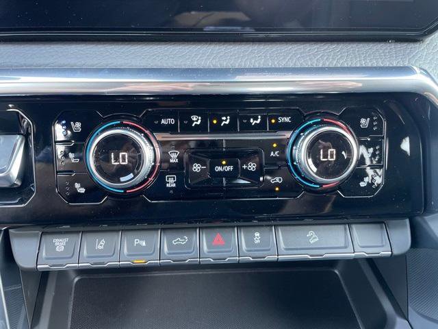 New 2025 GMC Sierra 2500 Denali w/ Denali Reserve Package image 22