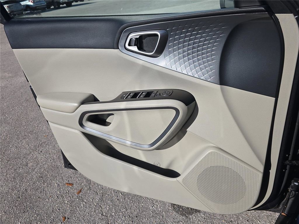 Used 2021 Kia Soul EX image 15