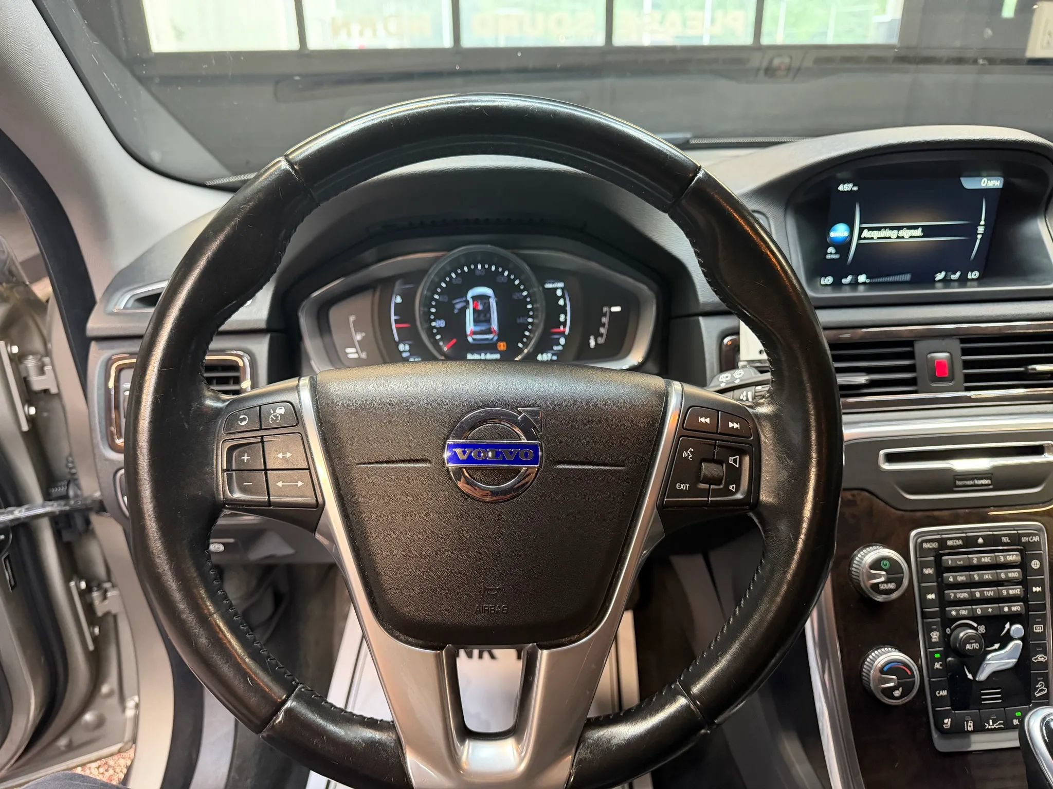 Used 2016 Volvo XC70 T5 Platinum w/ Protection Package AWD/4WD image 12
