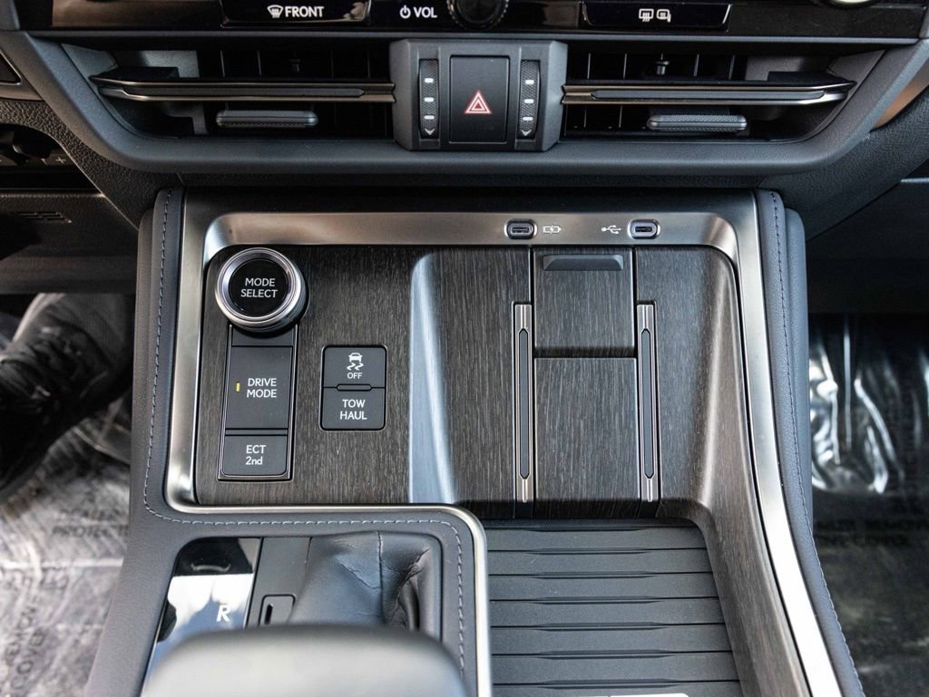 Used 2024 Lexus GX 550 w/ Accessory Package (2T) image 38