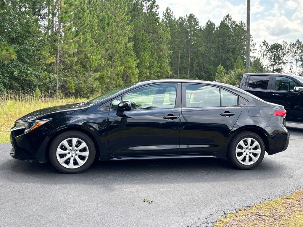 Used 2024 Toyota Corolla LE FWD image 8
