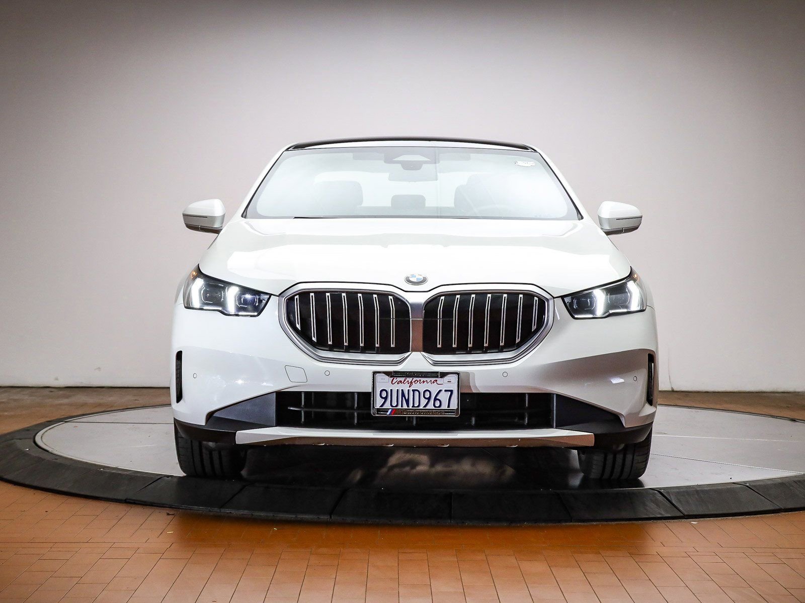 Used 2025 BMW 530i image 2